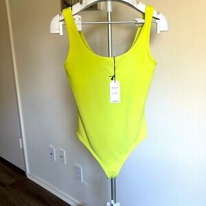 Express bodysuit body countour